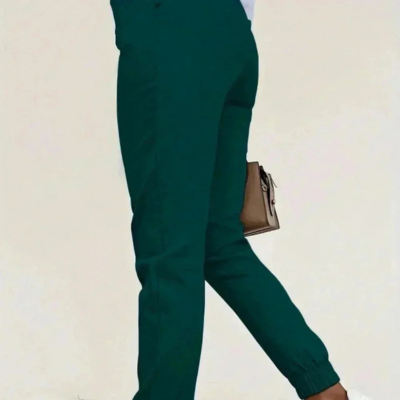Green Casual Women's Pocket Pants - Picture 3 of 3